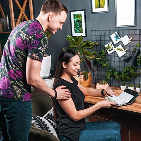 Anti theft card holder